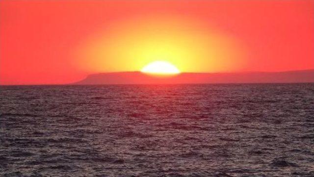 Seyrine Doyulmayan G&uuml;n Batımı Manzarası 1