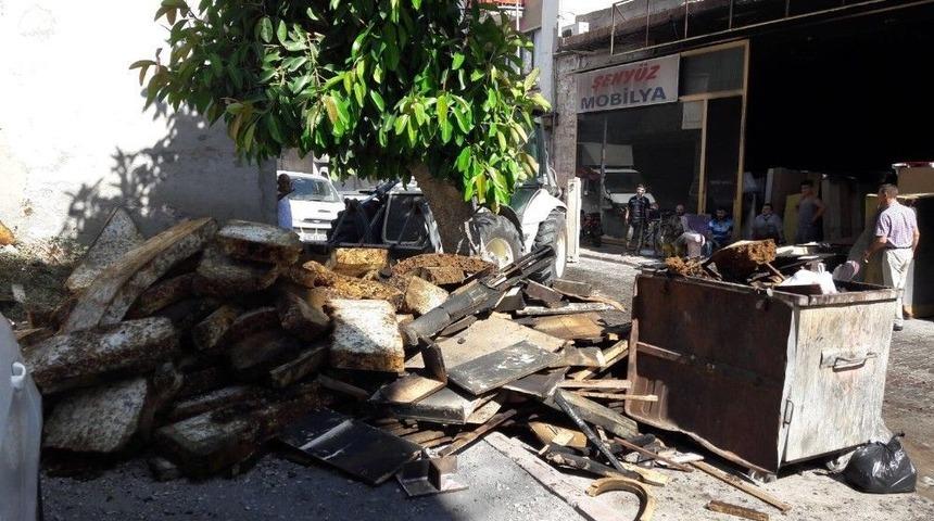 Akdeniz&rsquo;de İş Yeri Yanan Vatandaşa Maddi Yardım