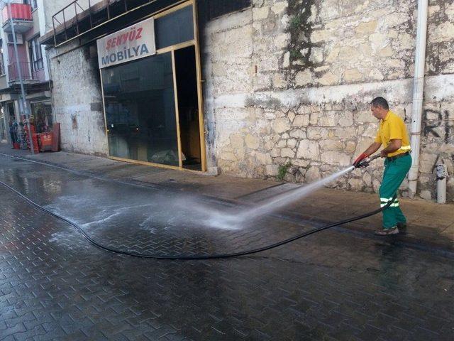 Akdeniz&rsquo;de İş Yeri Yanan Vatandaşa Maddi Yardım 1