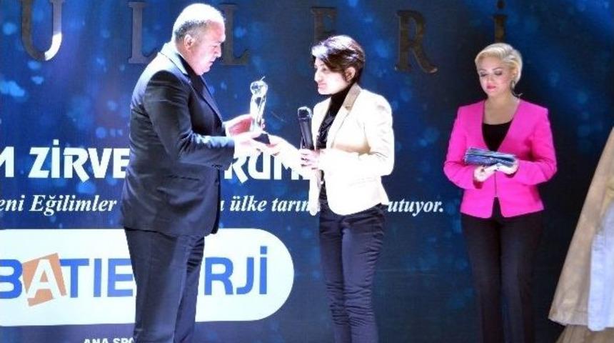 Platin Elma &Ouml;d&uuml;lleri Sahiplerini Buldu