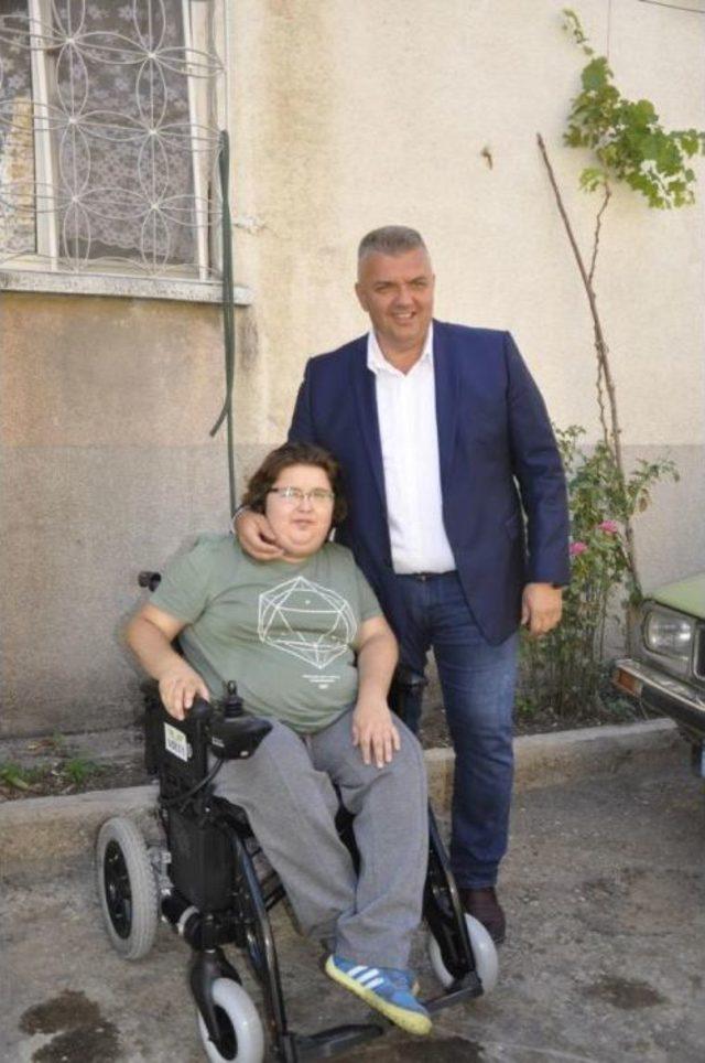 Akhisar&rsquo;da Engeller B&uuml;y&uuml;kşehirle Kalkıyor 2