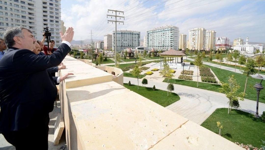 Sel&ccedil;uklu Ve Osmanlı Mimarisinden İzler Taşıyan &ldquo;ecdat Parkı&rdquo; Tamamlandı