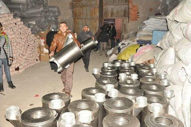 Dedaş Şırnak İl Müdürlüğü Ezidi Kampına 150 Soba Yardımında Bulundu