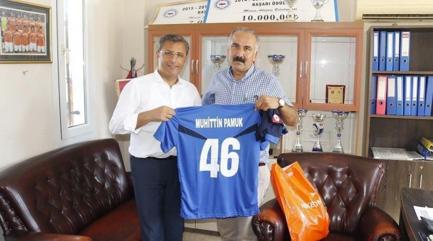 Pamuk: "gen&ccedil;lerimizi Uyuşturucu Gibi K&ouml;t&uuml; Alışkanlıklardan Korumak İ&ccedil;in Spora Y&ouml;nlendiriyoruz"