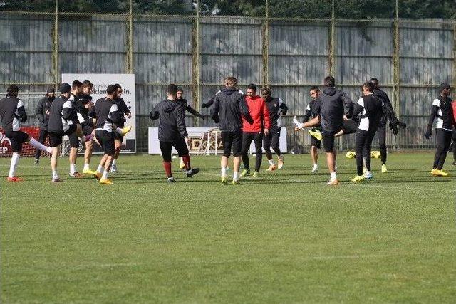 Gaziantepspor, Galatasaray Maçına Eksik Oyuncularla Hazırlanıyor