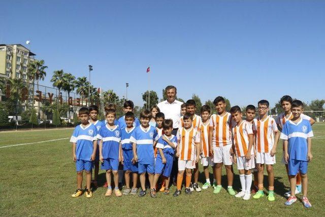 Pamuk: "gen&ccedil;lerimizi Uyuşturucu Gibi K&ouml;t&uuml; Alışkanlıklardan Korumak İ&ccedil;in Spora Y&ouml;nlendiriyoruz" 1