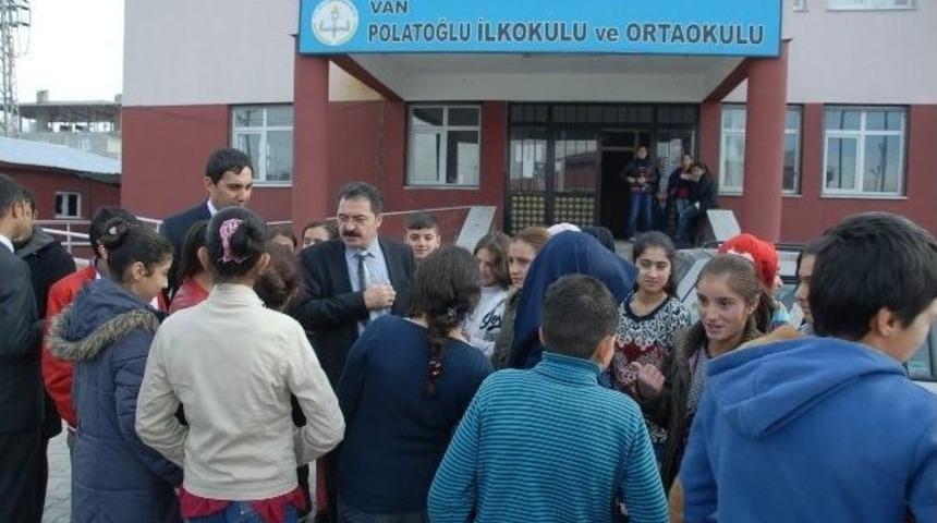 Tuşba İl&ccedil;e M&uuml;d&uuml;r&uuml; Ceylani, Teog Sınavı &Ouml;ncesi &Ouml;ğrencilere Moral Verdi