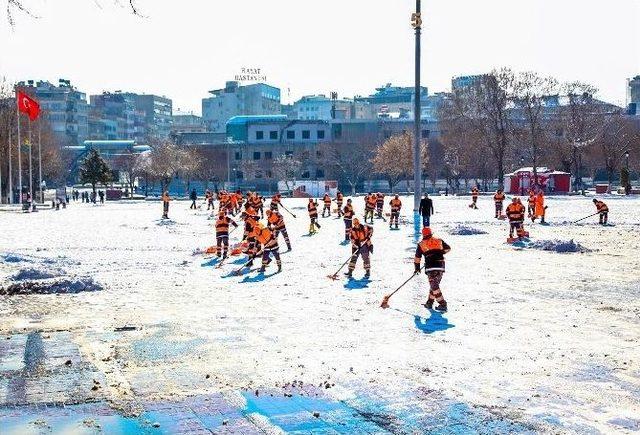 Şehitkamil Belediyesinden Kar Yağışına Anında Müdahale