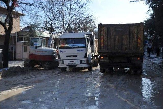 Orhangazi Belediyesi Şehir İçi Yollarda Çalışma Başlattı