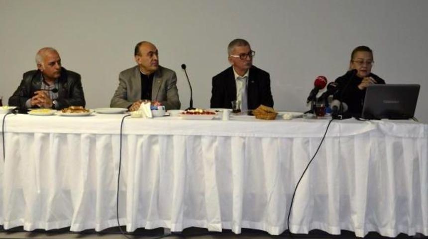 M&Uuml;CELLA YAPICI: HAYDARPAŞA GARI'NDA YANGIN S&Uuml;R&Uuml;YOR