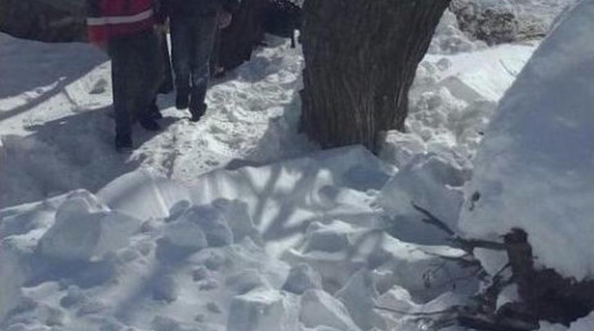 Ekipler Hayat Kurtarmaya Devam Ediyor