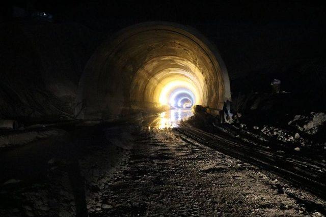 Demirkapı Tünelinin İki Uçunda 8-10 Derecelik Sıcaklık Farkı