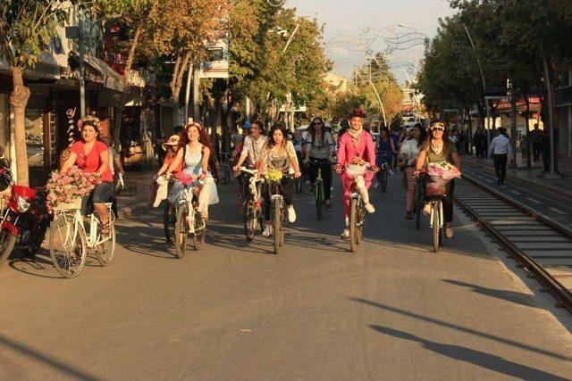S&uuml;sl&uuml; Kadınlar Bisiklet Turu D&uuml;zenledi 1