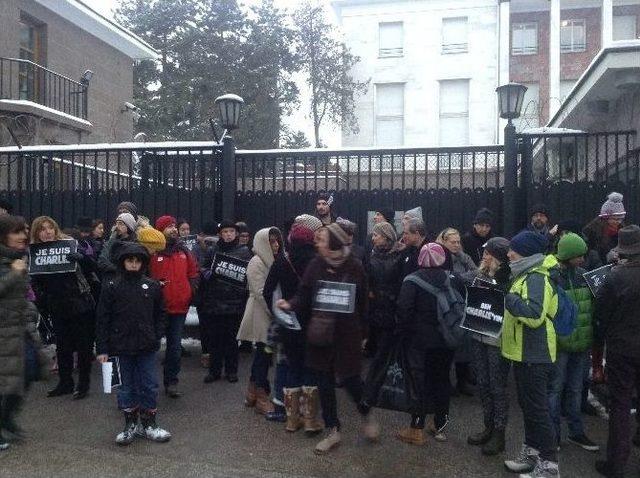 Fransa Büyükelçiliği Önünde Terör Saldırıları Protesto Edildi