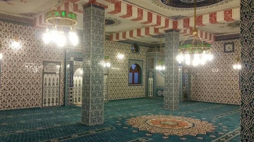 Caminin İ&ccedil; Duvarlarına &Ccedil;ini S&uuml;sleme