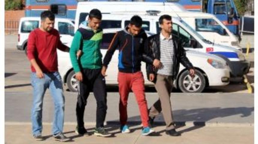 Uyuşturucu Almak İ&ccedil;in İki Kadını Gasp Eden Hırsızlar Yakalandı