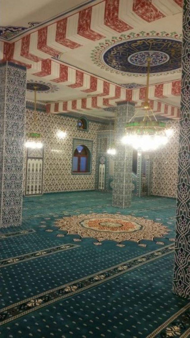 Caminin İç Duvarlarına Çini Süsleme 1