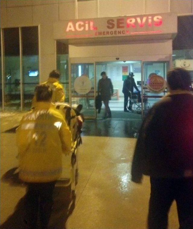 &Ouml;n&uuml;ne &Ccedil;ıkan Yaya&rsquo;ya &Ccedil;arpmamak İ&ccedil;in Yoldan &Ccedil;ıktı: 4 Yaralı 1
