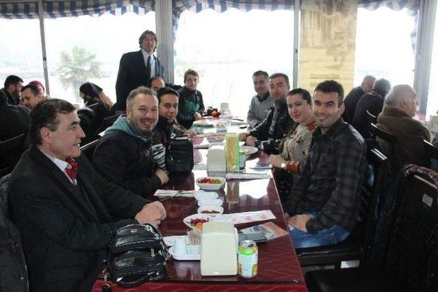 Zgc &Ccedil;alışan Gazeteciler G&uuml;n&uuml;nde Yemekli Program D&uuml;zenledi 2