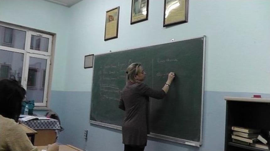 Misafir &Ouml;ğrencilere T&uuml;rk&ccedil;e Kursu