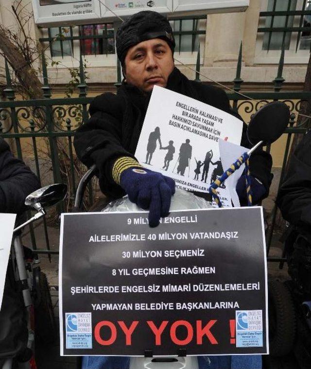 Engelliler;"engelleri kaldırmayan belediyeleri, utandırma cezasına mahkum ediyoruz" 1
