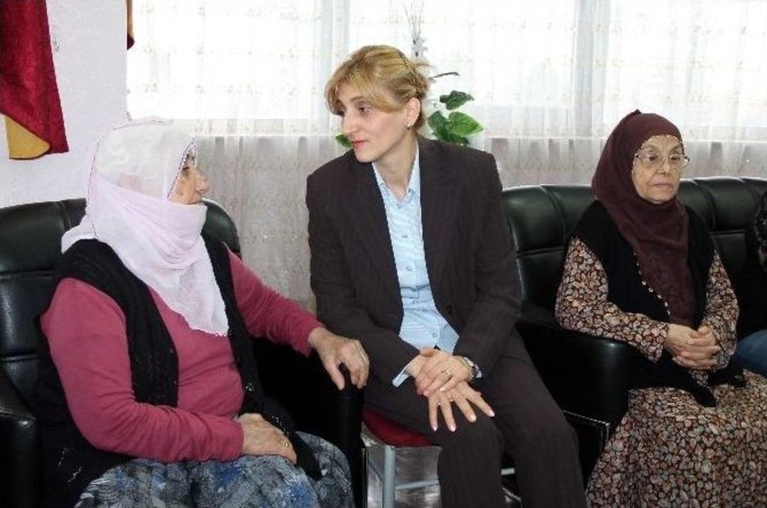 Kadın Asker Ve Asker Eşlerinden Duygulandıran Ziyaret