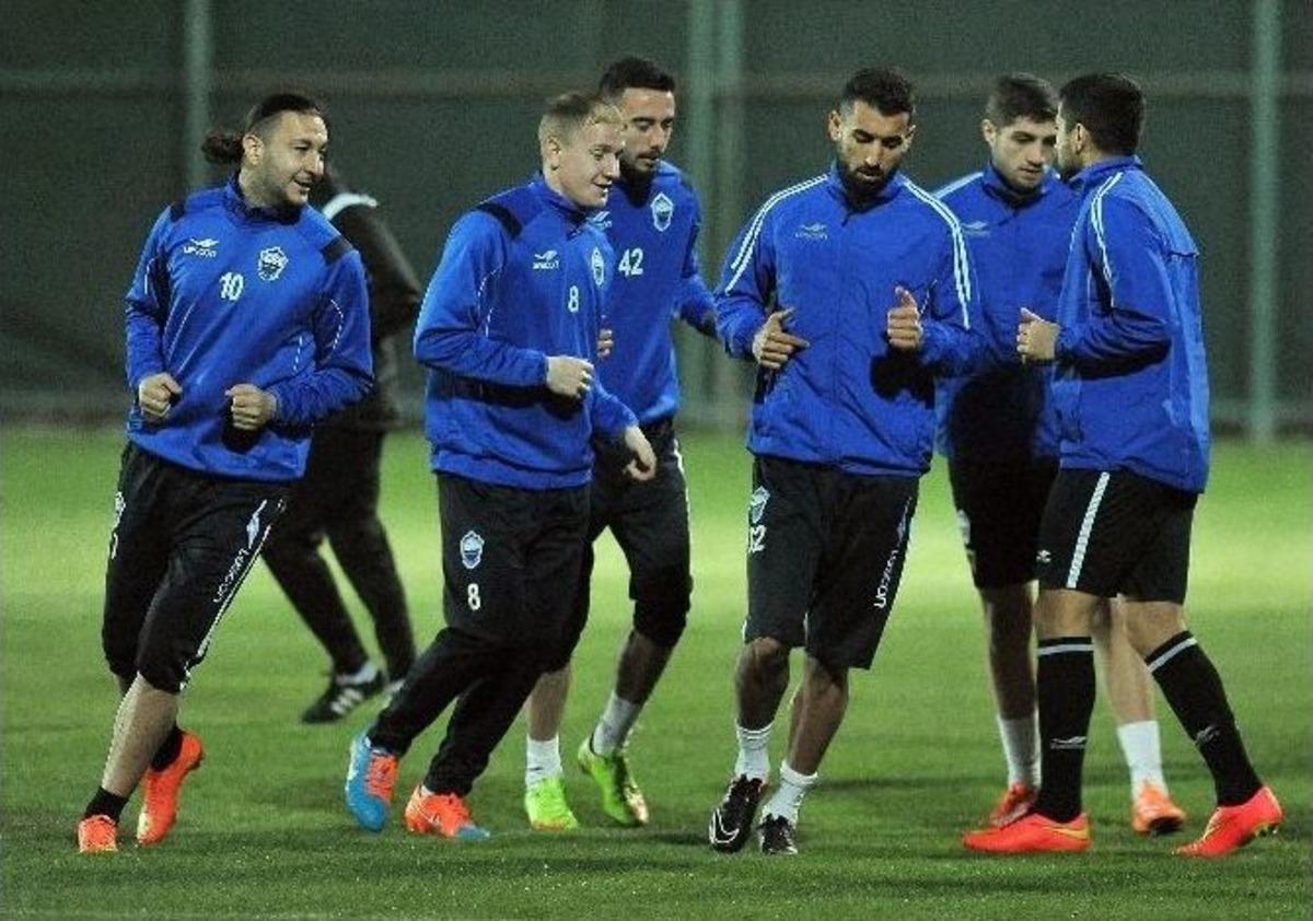 Mehmet &Ouml;zdilek, Yeni Takımıyla İlk Antrenmanına &Ccedil;ıktı