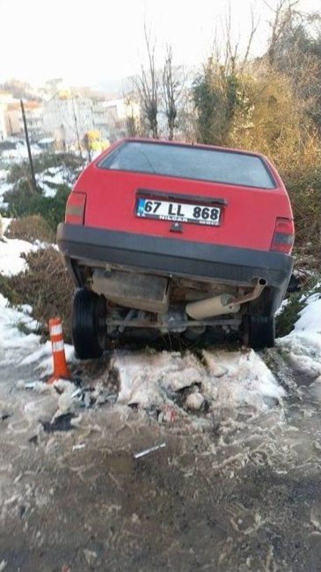 Önce Otomobille Çarpıştı Sonra Su Kanalına Devrildi