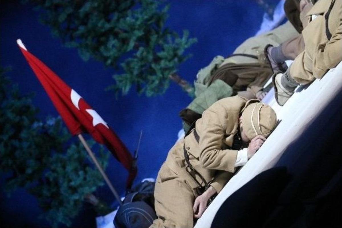 Sarıkamış Şehitleri "90 Bin Ay Yıldız" Programıyla Anıldı