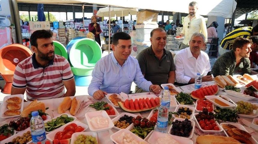 T&uuml;t&uuml;nc&uuml;, Pazar Esnafıyla Buluştu