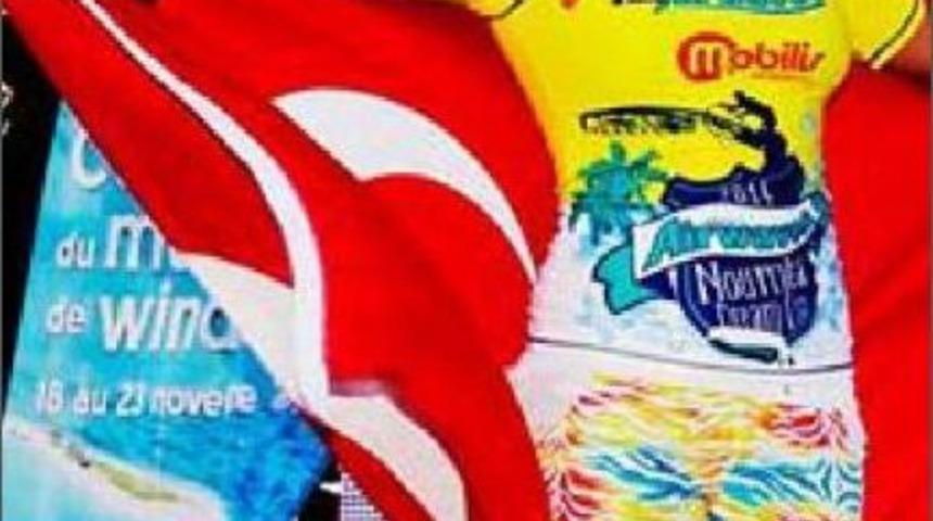 Şampiyon S&ouml;rf&ccedil;&uuml;n&uuml;n Villası Yandı, Annesi &Ouml;l&uuml;mden D&ouml;nd&uuml;