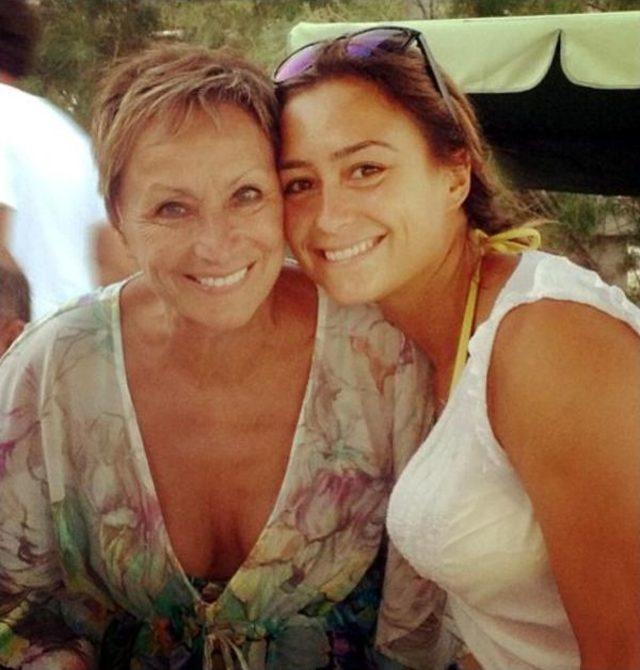 Şampiyon S&ouml;rf&ccedil;&uuml;n&uuml;n Villası Yandı, Annesi &Ouml;l&uuml;mden D&ouml;nd&uuml; 1