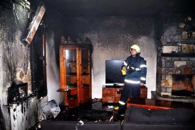 Şampiyon S&ouml;rf&ccedil;&uuml;n&uuml;n Villası Yandı, Annesi &Ouml;l&uuml;mden D&ouml;nd&uuml; 2