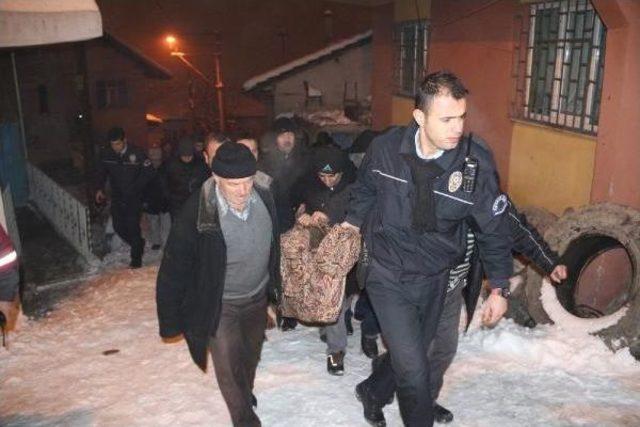 Karab&uuml;k te Soba Zehirlenmesi: 1 &Ouml;l&uuml; 2