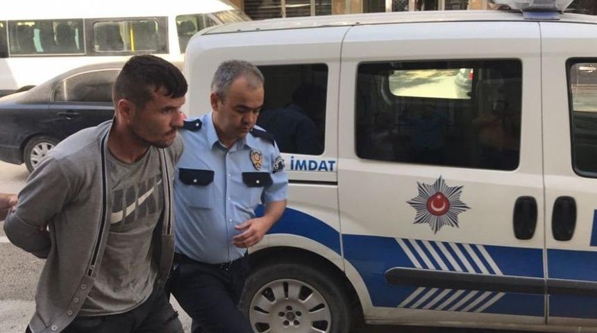 &Ccedil;alıntı Otomobille Yakalan İki Ş&uuml;pheliden Biri Tutuklandı