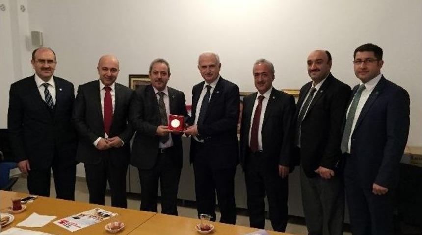 Ko&ccedil;ak, Yurt Dışında Atafom Programlarını Tanıttı