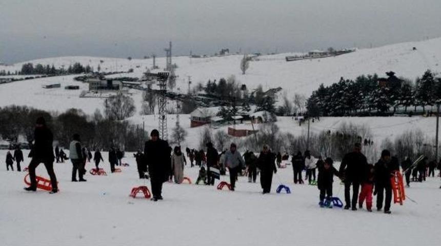 Elmadağ Kayak Merkezi Doldu Taştı