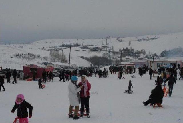 Elmadağ Kayak Merkezi Doldu Taştı