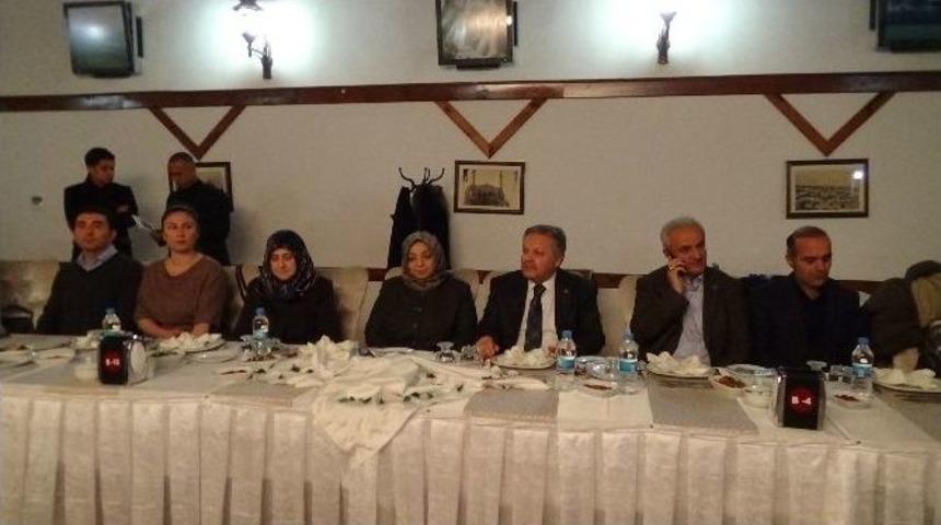 Vali Kahraman Gazeteciler İle Bir Araya Geldi