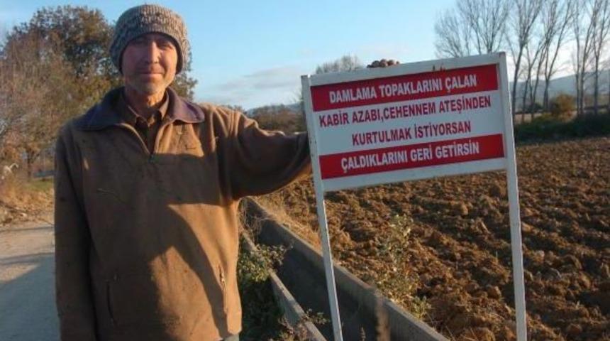 Hırsıza tabelalı &ccedil;ağrı