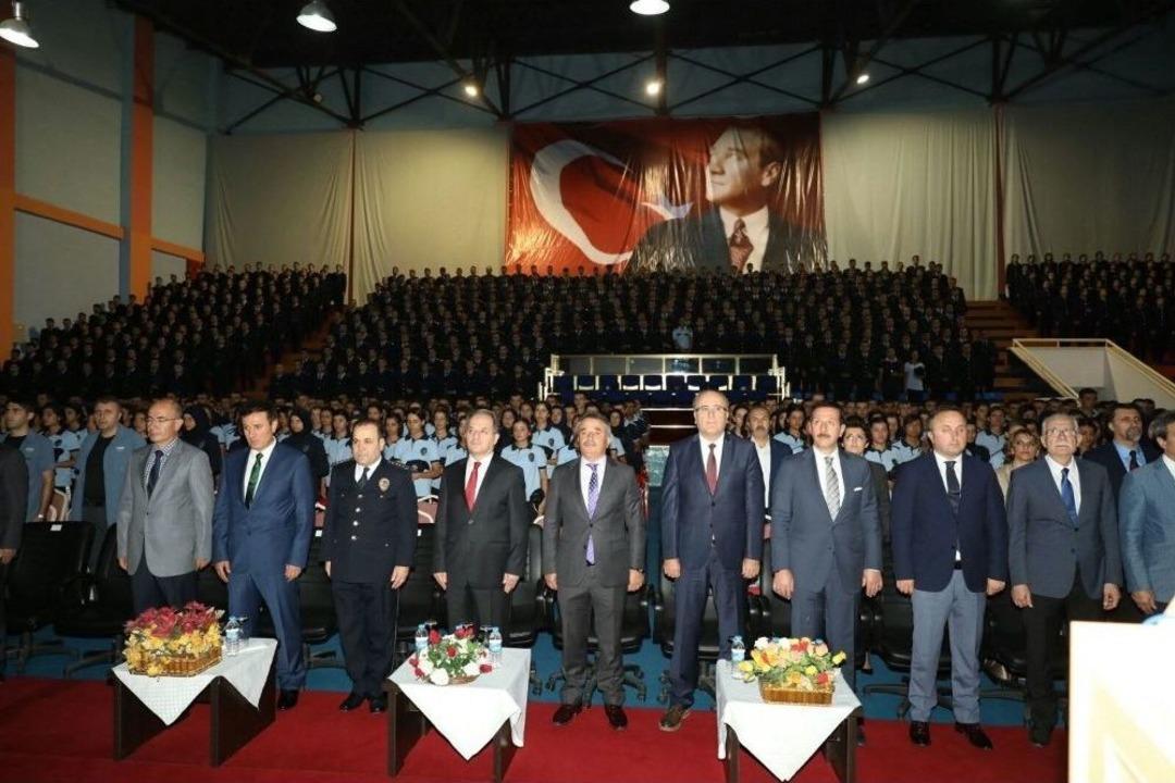 Polis Adayları Dersbaşı Yaptı