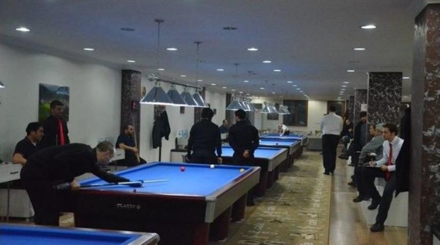 D&uuml;zceli Bilardocular T&uuml;rkiye Şampiyonası İ&ccedil;in Yarışıyor