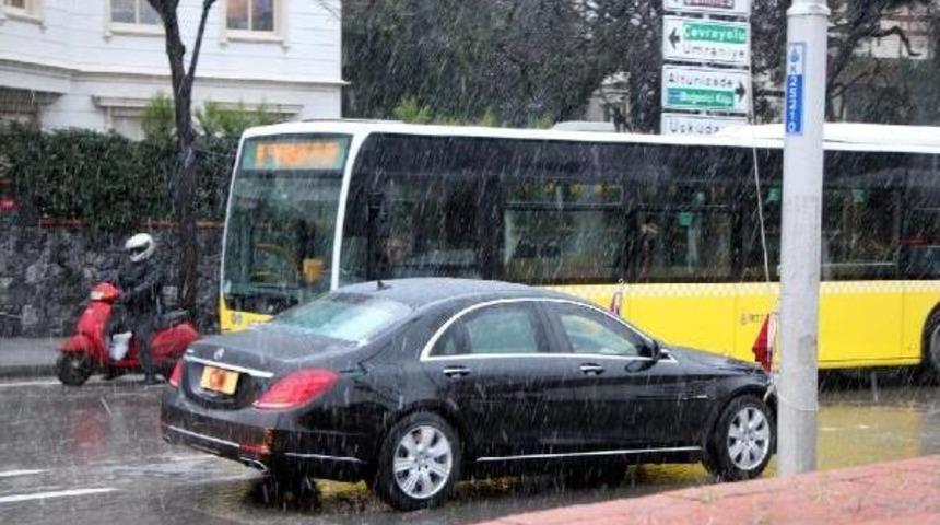 Cumhurbaşkanı Erdoğan, Trafiğe Takıldı