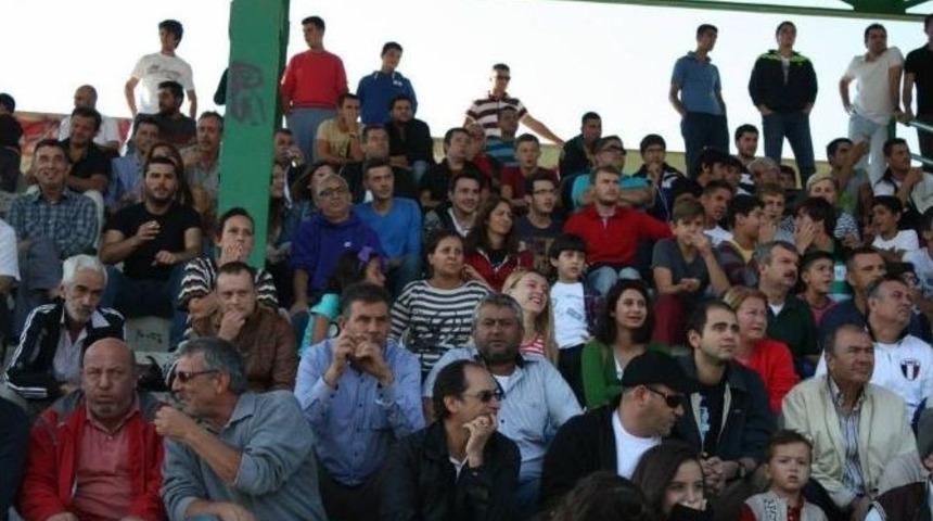 Urla Gen&ccedil;likspor Play-off&rsquo;lara Kaldı