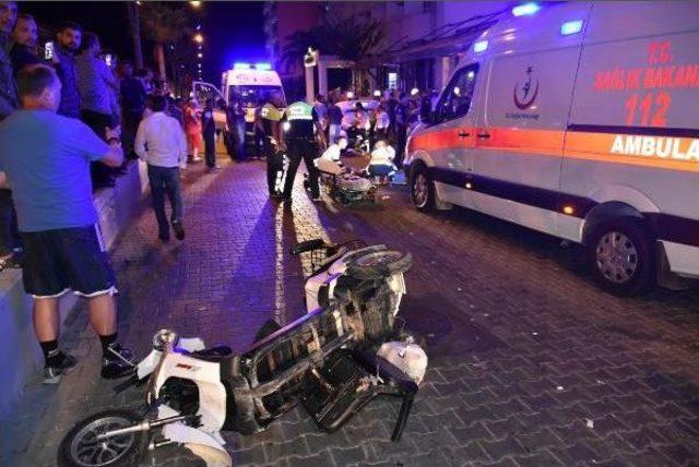 Elektrikli Bisikletle Otomobil &Ccedil;arpıştı: 3 Yaralı 2