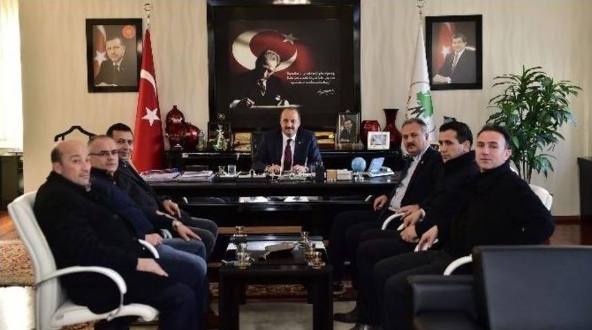 D&ouml;n&uuml;ş&uuml;m&uuml;n En &Ouml;nemli Ayağı M&uuml;teahhitler