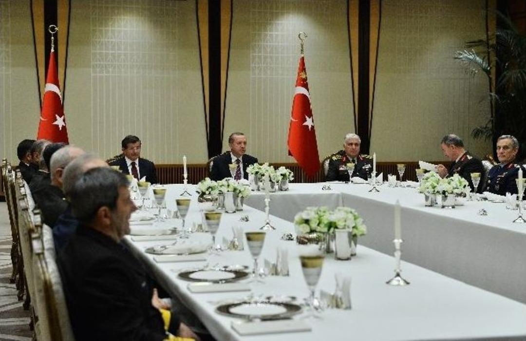 Cumhurbaşkanı Erdoğan, Yaş Kararlarını Onayladı