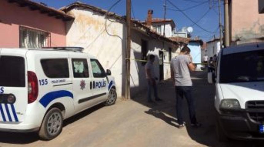 Akhisar&rsquo;da Ş&uuml;pheli &Ouml;l&uuml;m