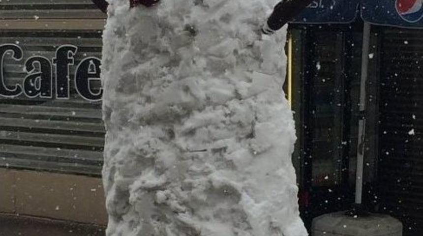 Van&rsquo;da Dev Kardan Adam