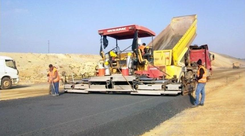 3. K&ouml;pr&uuml; G&uuml;zergahının Avrupa Yakasında İlk Asfalt D&ouml;k&uuml;ld&uuml;